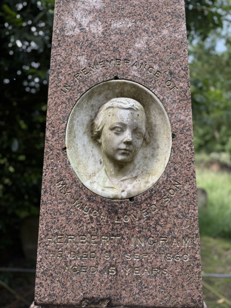 BurialsBeyond's tweet image. Here's a few shots of the stunning surroundings of Boston Cemetery ahead of my talk on the 11th.
If you're in the area, my talk 'How to Read a Graveyard' starts in the chapel at 7pm, its £5 entry and open to all!