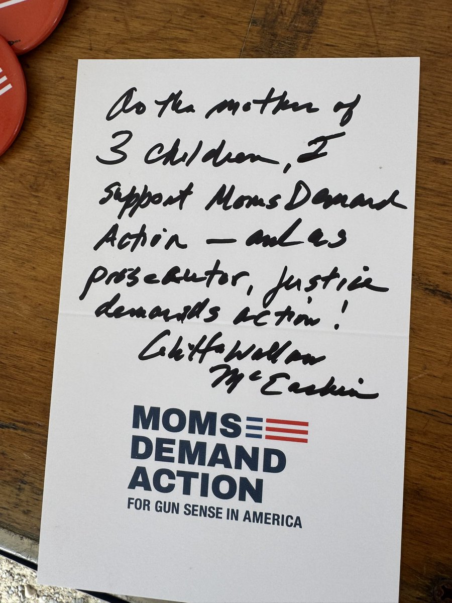 Colette4rva's tweet photo. #stopgunviolence #momsdemandaction https://t.co/IXiiXqOd8D