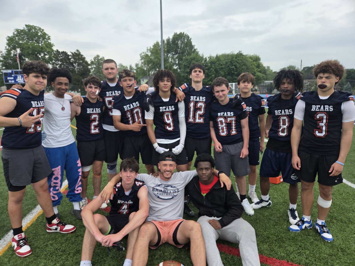 CoachSkipSteven's tweet photo. Today was a great day for the BEARS. Thank you to coach Cole and Hen Hud for an awesome 7v7.
Good luck to
Hen Hud
Sleepy Hollow
Byram Hills
Nanuet
Croton https://t.co/nVeuk5ZefK
