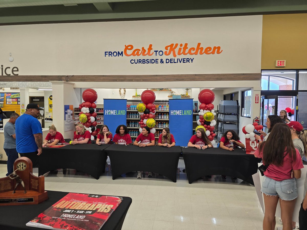 Hailie McGinnis (@hailie_ann_) on Twitter photo When you get the opportunity to meet and get autographs from the best softball team there is!! #BOOMERSOONER <a href="/OU_Softball/">Oklahoma Softball</a> <a href="/ellaparkerrr_/">Ella Parker</a> <a href="/PickeringKasidi/">Kasidi Pickering</a> <a href="/UofOklahoma/">University of Oklahoma</a> When you get the opportunity to meet and get autographs from the best softball team there is!! #BOOMERSOONER <a href="/OU_Softball/">Oklahoma Softball</a> <a href="/ellaparkerrr_/">Ella Parker</a> <a href="/PickeringKasidi/">Kasidi Pickering</a> <a href="/UofOklahoma/">University of Oklahoma</a>
