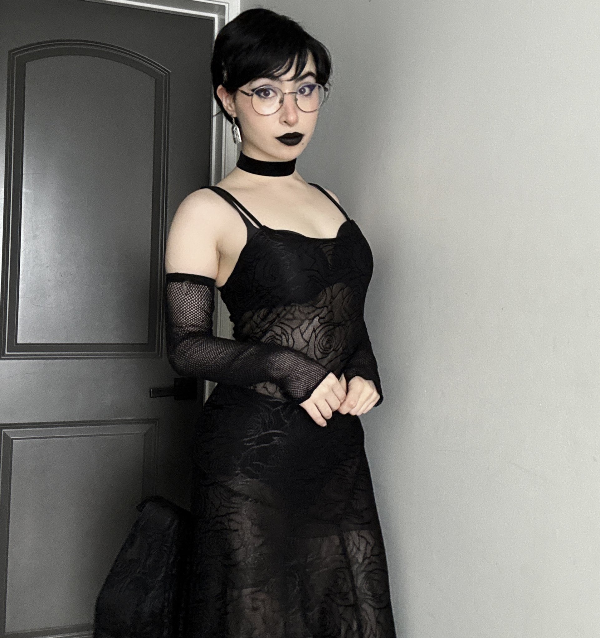 1 pic. participating in sundress season the only way i know how: gothly. https://t.co/BniQ0WYHvj