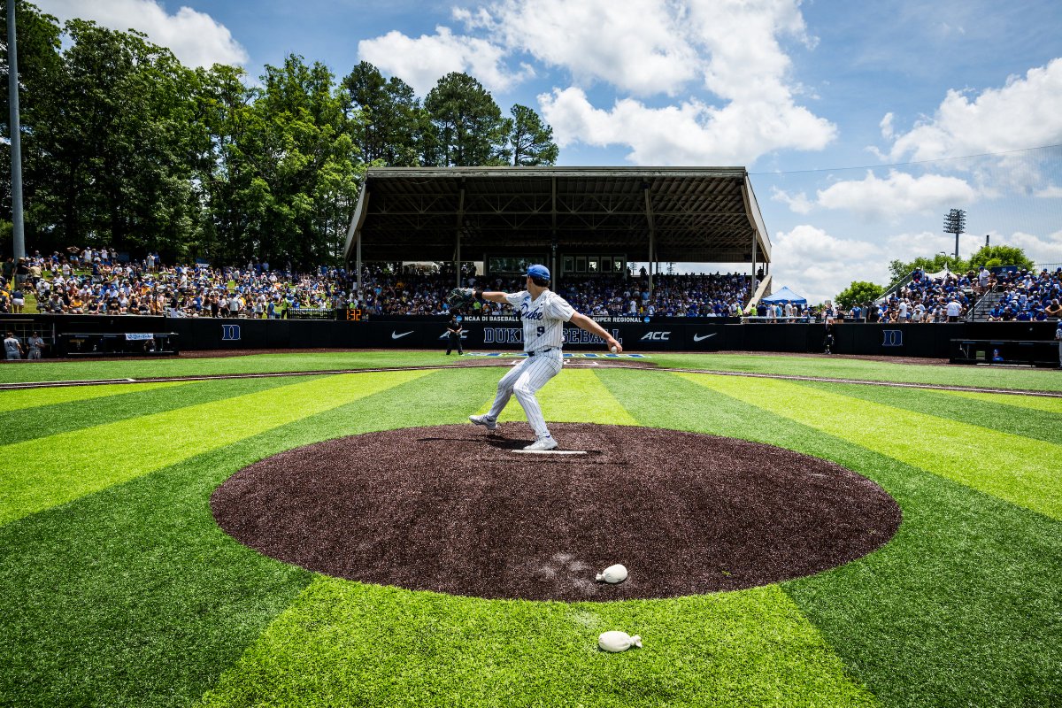 2⃣6⃣8⃣6⃣ total attendance!

Shoutout Blue Devil Nation for making this the largest attendance in program history!!

#BlueCollar #GoDuke