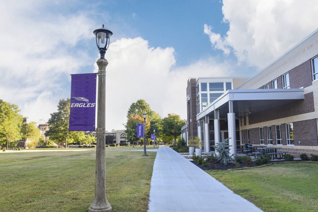 CJCarter23's tweet image. After a great visit I’m blessed to say I received an offer from The University of Ozarks!!!#Blessed #AGTG #GoEagles