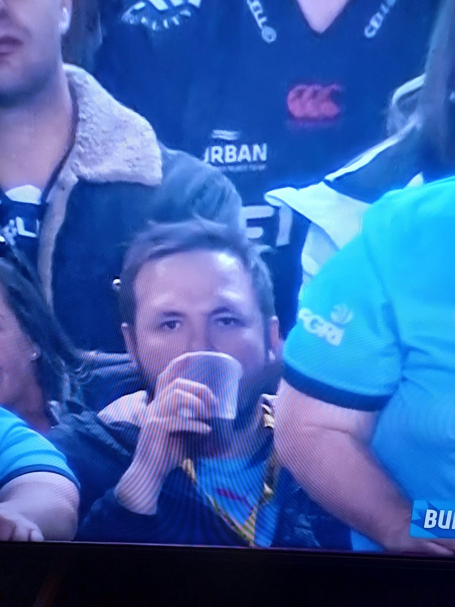 Dit sal 'n man mos na drank dryf...🙃

Well done Bulle!👏💪
#BULvSHA
#URC