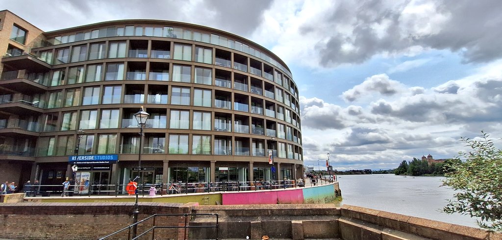 EltonMaryon's tweet image. Smashing afternoon at the @RiversideLondon studios to see a #TonyHancock triple bill, including the classic 'The Lift' (1961) followed by an informative &amp;amp; entertaining Q&amp;amp;A hosted superbly by @TonyHancockAS Martin Gibbons &amp;amp; Tim Elms (&amp;amp; they signed my copy of their wonderful book!)