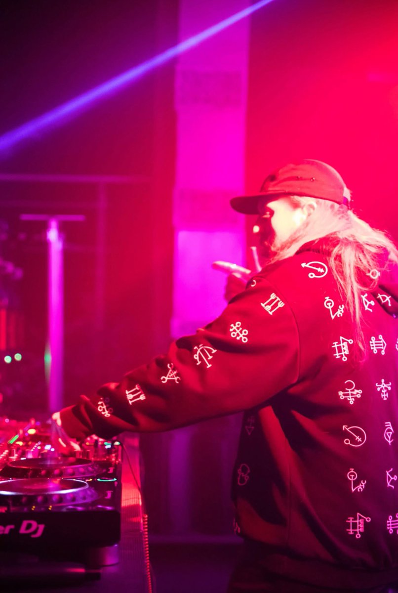 Driving down to Ohio to go play my first festival! See y’all soon!