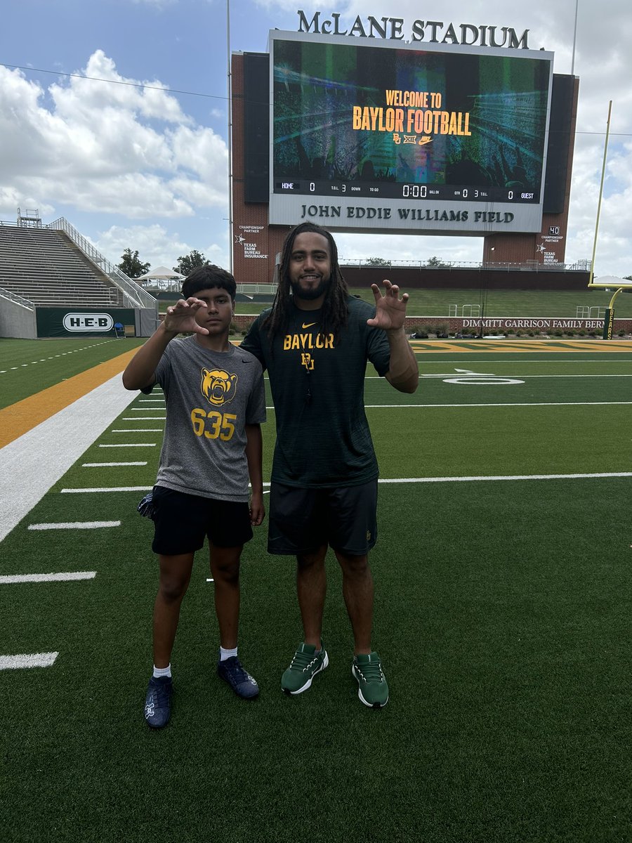 aaronparadaTX's tweet photo. Had a great time in Waco today. Lots of really talented athletes, blessed to compete. @DBCoachForde #WacoTx #BaylorBears #BaylorNation #heartoverheight #football
#AGTG https://t.co/rYWCUFiltD