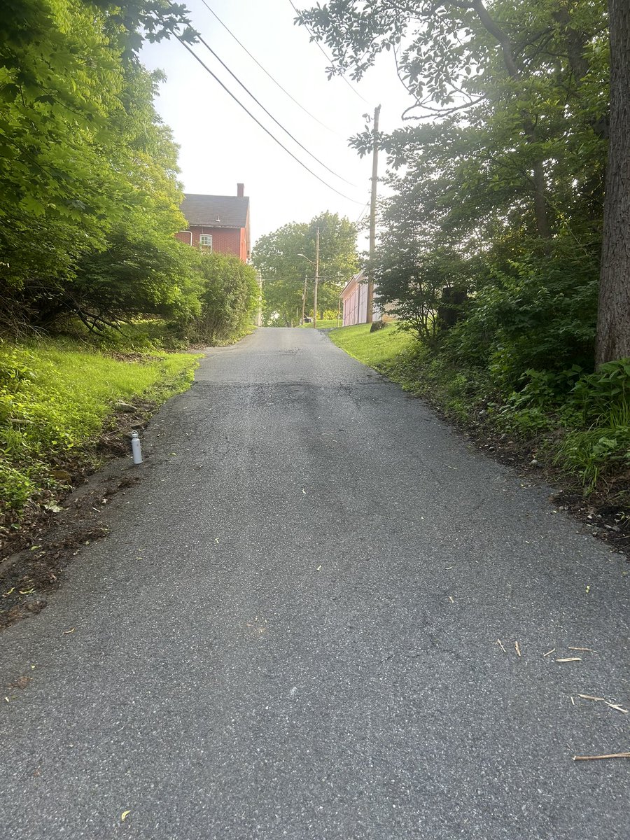 CoachTomLong's tweet image. Week 8 of Sprinting over 30

4x15 yard hill sprints

3 x20 yard sprints 

Hill sprints are next level training! @joshstrength 

Warm up and rest responsibly

#Fitness #Workouts #Sprinting