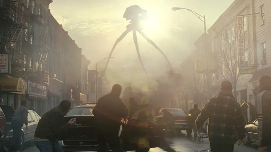 La adaptación de #LaGuerraDeLosMundos dirigida por Steven Spielberg cumple 20 años, y me sigue pareciendo una de sus mejores y más infravaloradas películas. Vamos a hablar sobre la novela, el lío con Orson Welles y sobre la propia película de Spielberg. ABRO HILO ⬇️

Publicada en