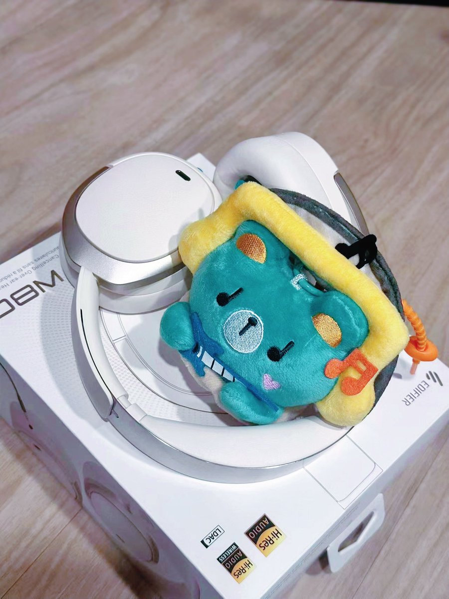 JzAugustt's tweet photo. 🎧 Just got my #W80 earphones from Edifier! 🐻 Love this brand na💗
@ppnaravit @Edifier_Global
#EdifierXPondNaravit
#PondSoundJourney https://t.co/xmVtzbdGs9
