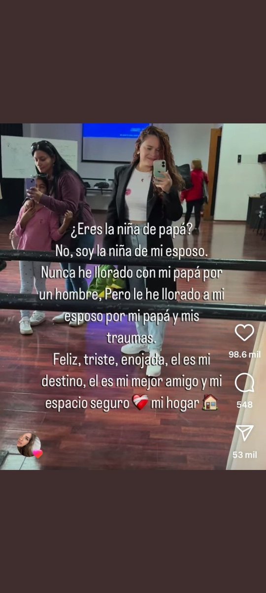 rumania2222's tweet photo. Ven porque compite con Fran e Isi ,está mina está enferma de la cabeza , ella es la nena de Mauro ,perimetral para esta mina dios @ana_o16121999 @AngeldebritoOk @yanilatorre @bichitodel42310 @bynereaok @canjelafurgon @elejercitodelam @diegorroo https://t.co/FlzvZiumlF