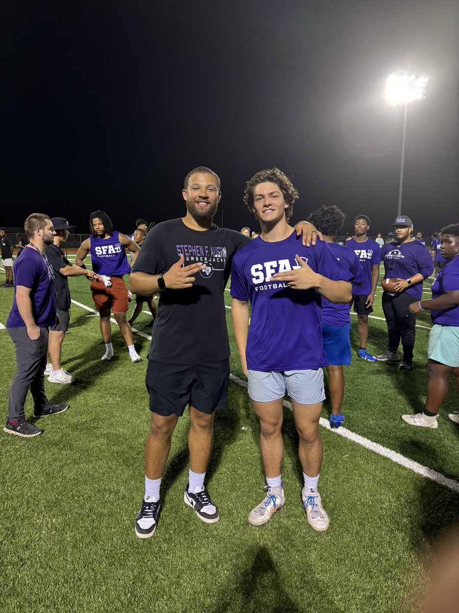 FrankHueyy's tweet photo. Had a great time at the @SFA_Football camp last night! Huge thanks to @CoachWhitt_ and @DLcoachbeck for the helpful coaching and feedback!💪🏼 

@TCWarriors 
@IronWillSC 
@SkeetAlderson 
@jacoblharrison 
@TXPrivateFBGuy 
@dctf 
@CoachCarthel https://t.co/UMnnL8ar2d
