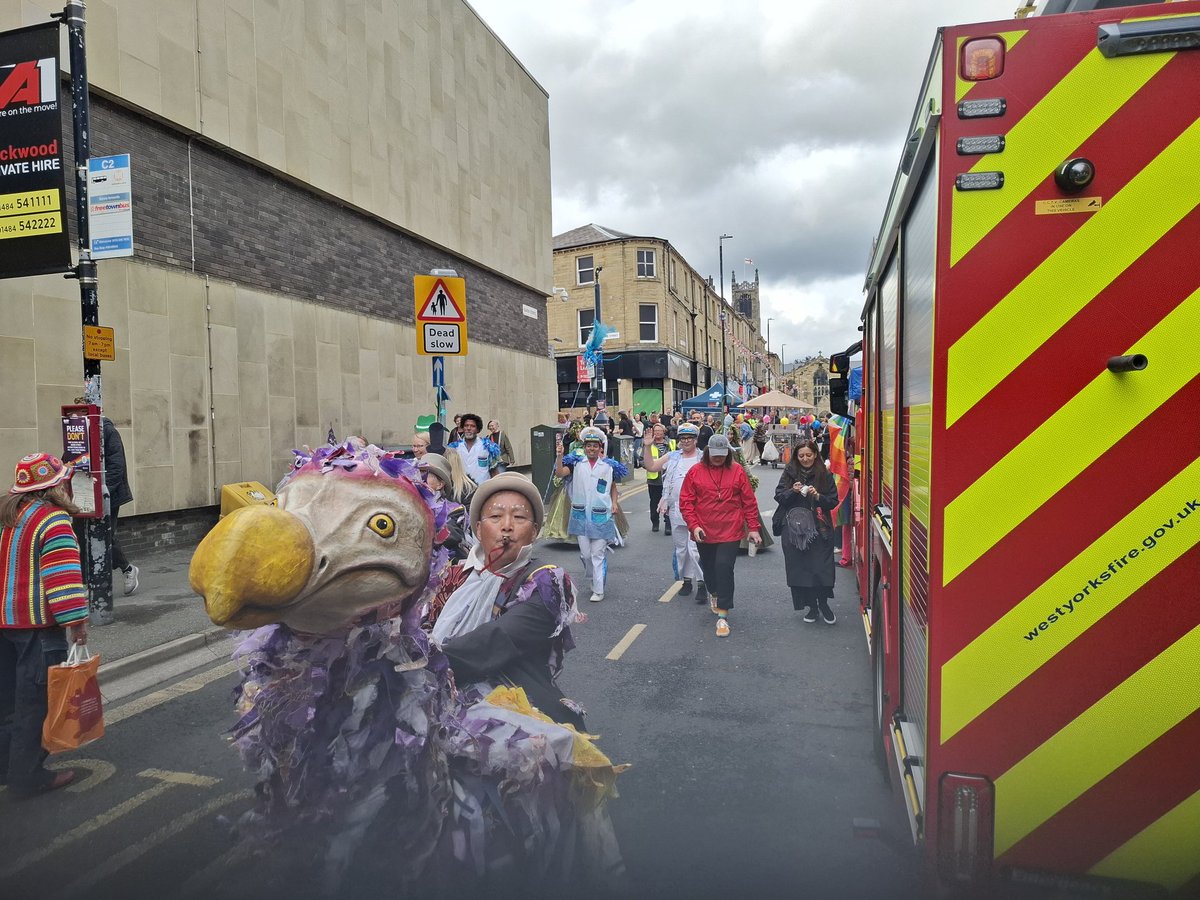 Huddersfield Pride🌈 today, great to see people out enjoying the event. Our crews were speaking to people about fire and water safety using our waterflume demonstration kit. 🚒🌈 #floattolive #call999askforfire #coldwatershock  #prideinourcommunity <a href="/WYFRS/">West Yorkshire Fire and Rescue Service</a> <a href="/WYFRSKirkTeam/">Kirklees District</a>