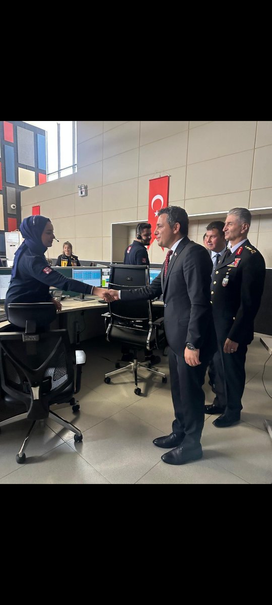 Gaziantep 112 Acil Çağrı Merkezi (@gaziantep112acm) on Twitter photo Vali vekilimiz Sayın İlker EKER Kurban bayramının birinci günü 7/24 görev başında olan 112 Acil Çağrı Merkezi personellerinin bayramını kutladı.
<a href="/112acilcagri/">112 Acil Çağrı</a>
@tcicisleri
<a href="/gantepvaliligi/">Gaziantep Valiliği</a> Vali vekilimiz Sayın İlker EKER Kurban bayramının birinci günü 7/24 görev başında olan 112 Acil Çağrı Merkezi personellerinin bayramını kutladı.
<a href="/112acilcagri/">112 Acil Çağrı</a>
@tcicisleri
<a href="/gantepvaliligi/">Gaziantep Valiliği</a>