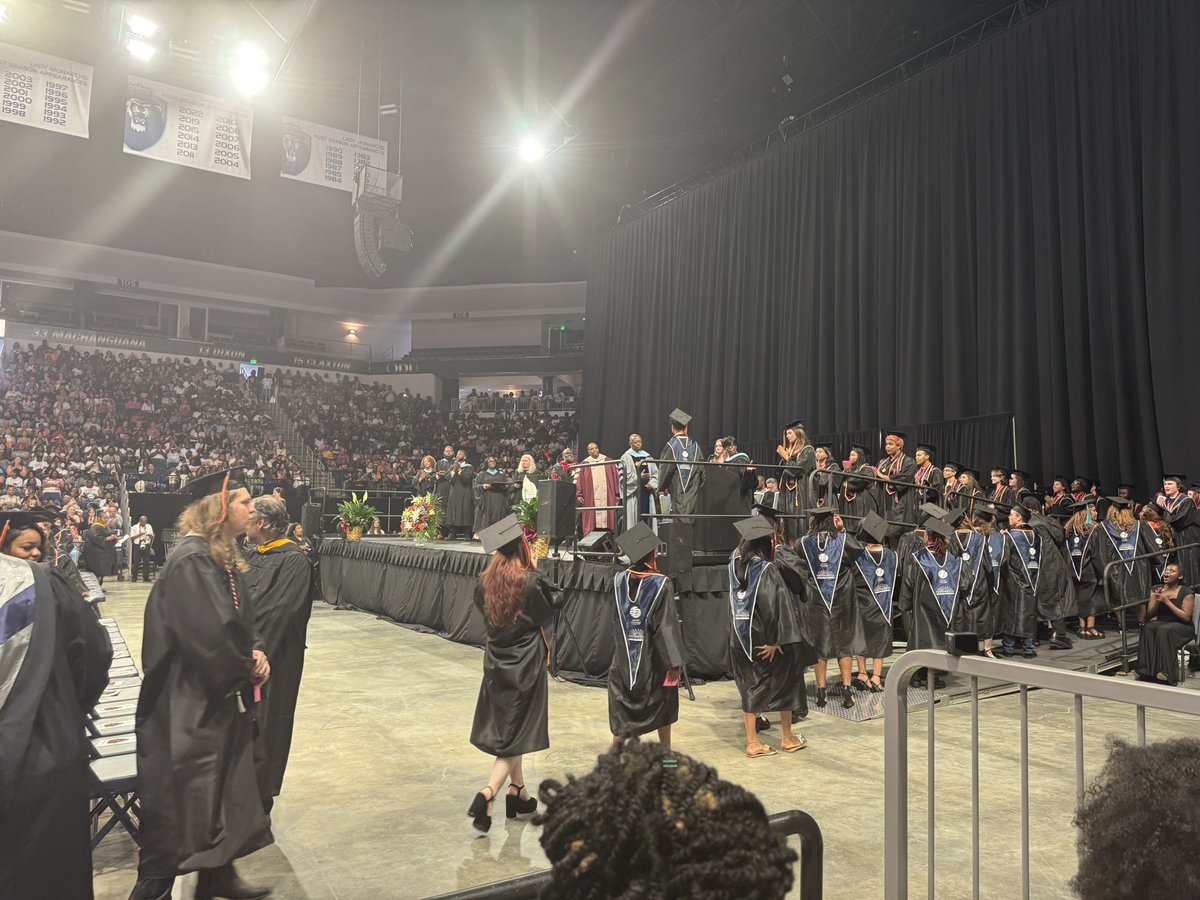 SLMillaci's tweet image. Congratulations to the @gochurchland Truckers Class of 2025!! #CaPPSandGowns