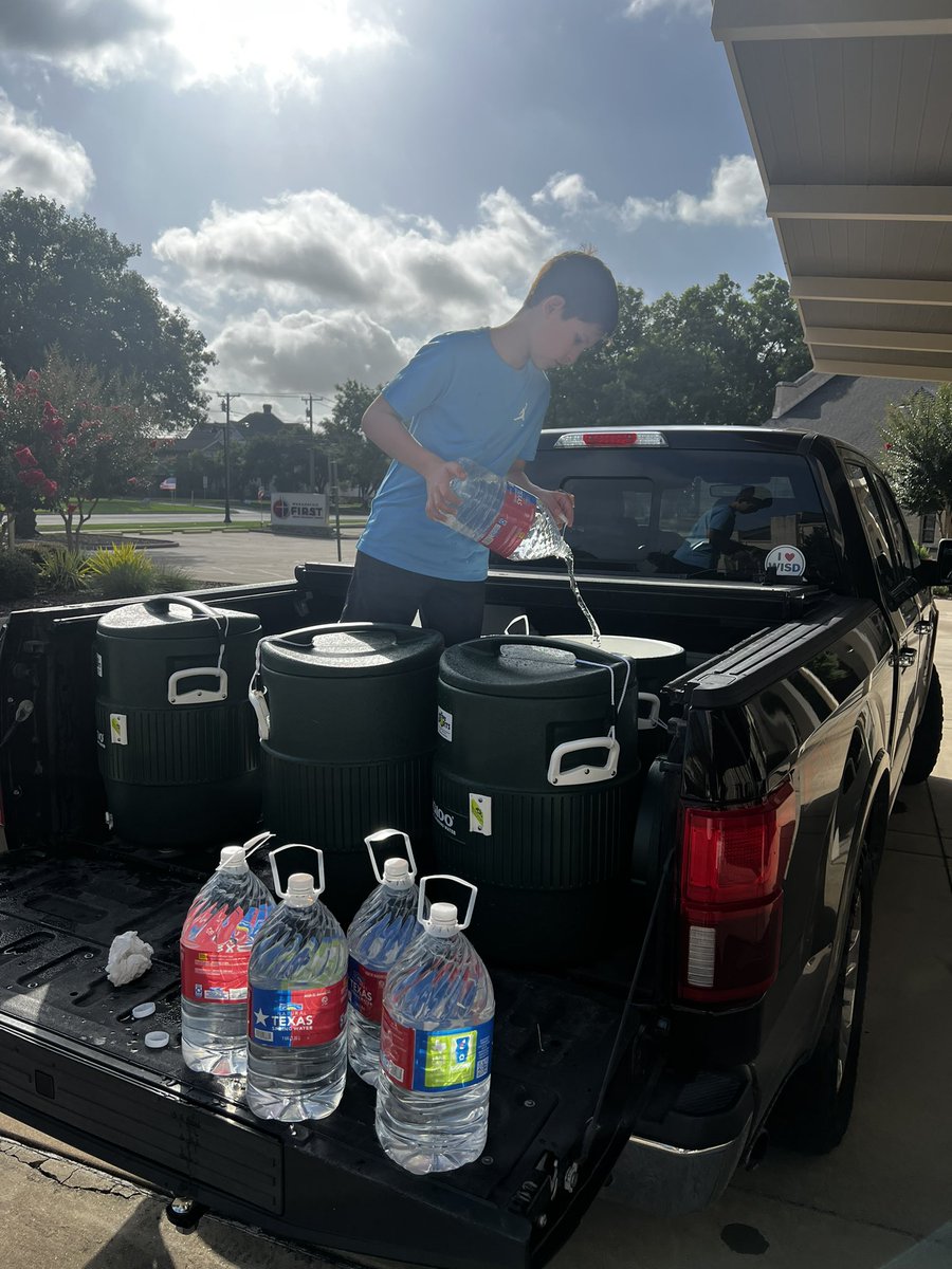 m_authier's tweet image. WHAT A DAY!! These are the days that remind me that our community, and what makes it special, is worth fighting for. 

Pancakes at Midway Airport - Pancake Fly-in. 

55th Annual Gingerbread Trail - Tour of Homes.

Now time in my favorite place, with my favorite people!