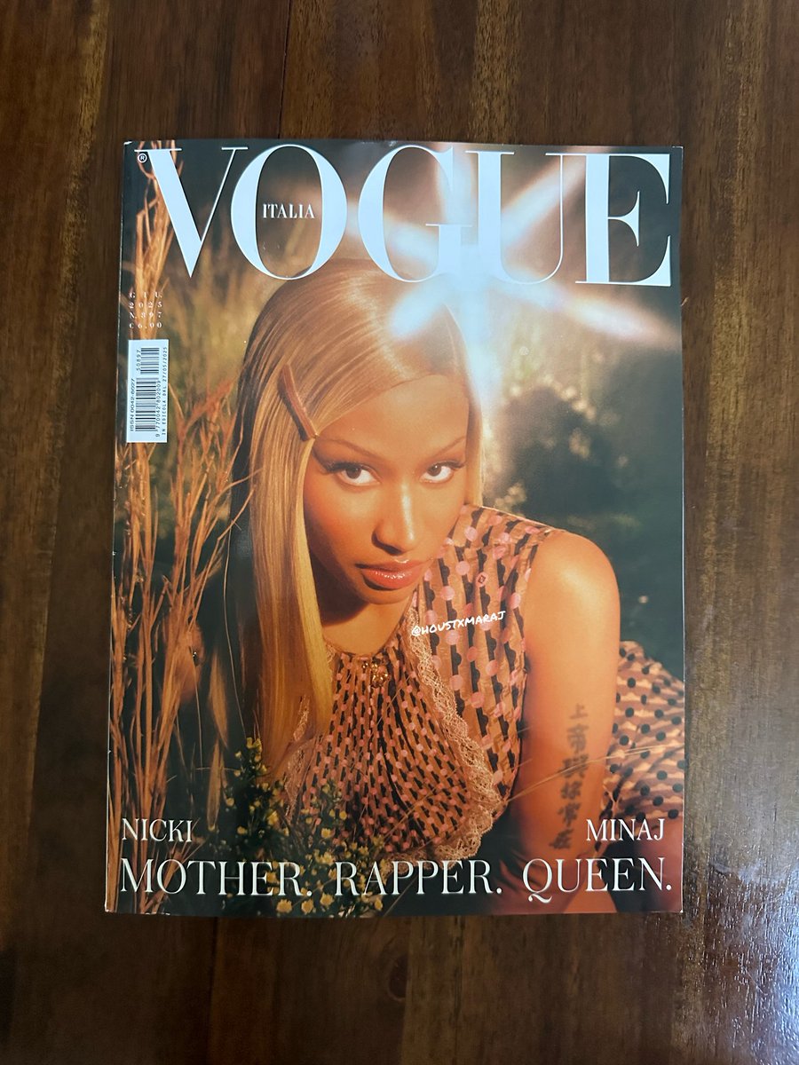 houstxmaraj's tweet image. My @NICKIMINAJ ‘Vogue Italia’ magazine finally came in! So excited! #NickiVogue