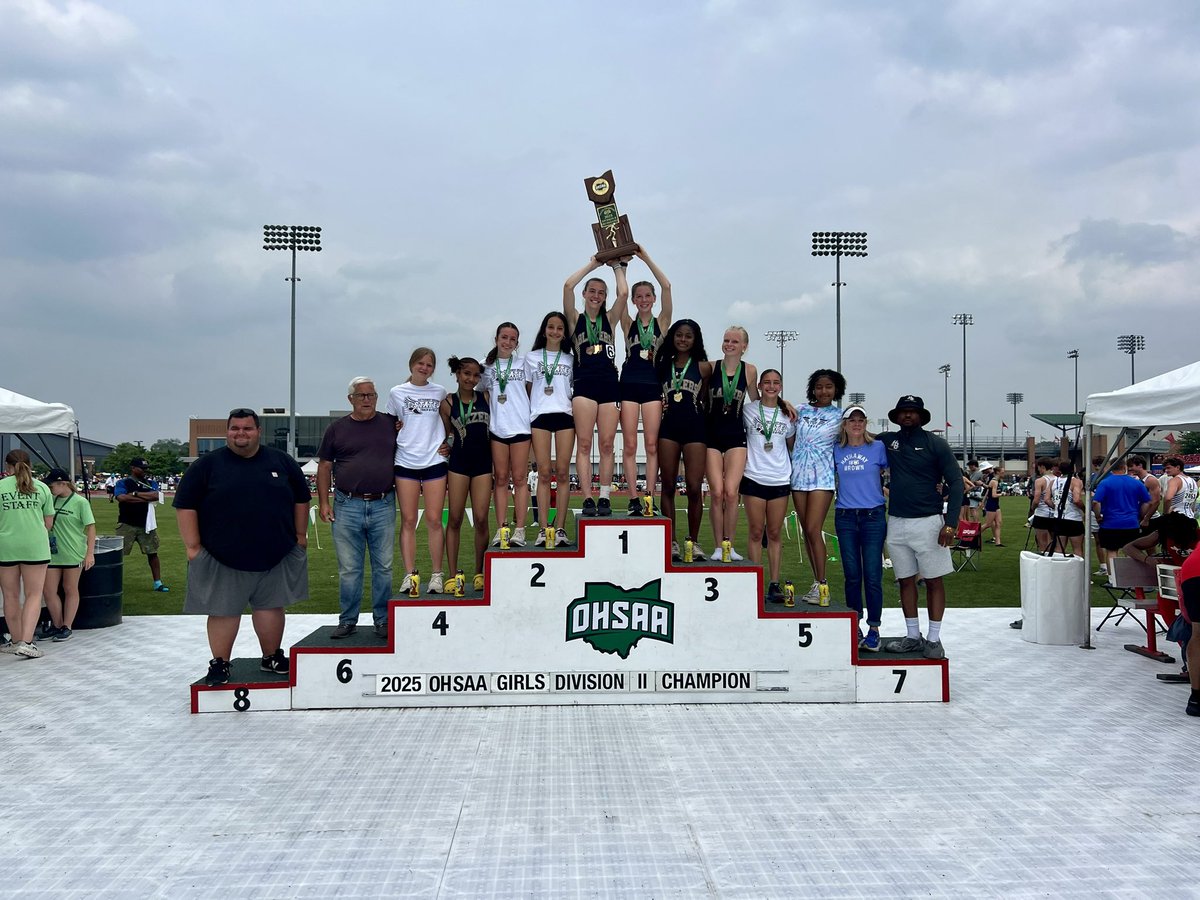 🏆🏃‍♀️#OHSAA TRACK AND FIELD: Congratulations to Shaker Heights Hathaway Brown for winning the girls 2025 Division II Track and Field State Championship! The Blazers totaled 40 team points. This is their first track and field state championship title in program history.