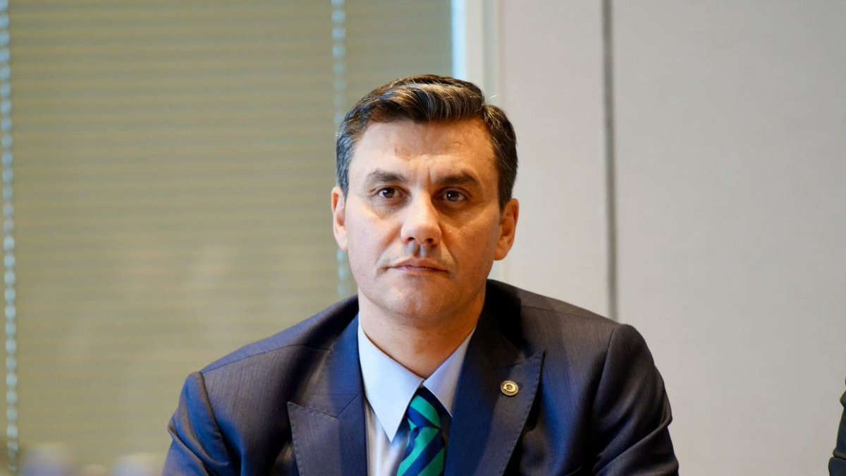 Elektrik Mühendisleri Odası, Ferdi Zeyrek’in evini inceledi:

“İlk bulgulara göre, elektrik tesisatında ve koruma ekipmanlarında paslanma gözlemlenmiş olup, elektrik odası tasarımında ıslak hacimler için uygun olmayan ciddi sorunlar görülmüştür. 

Yoğun nem sonucu motorda kaçak