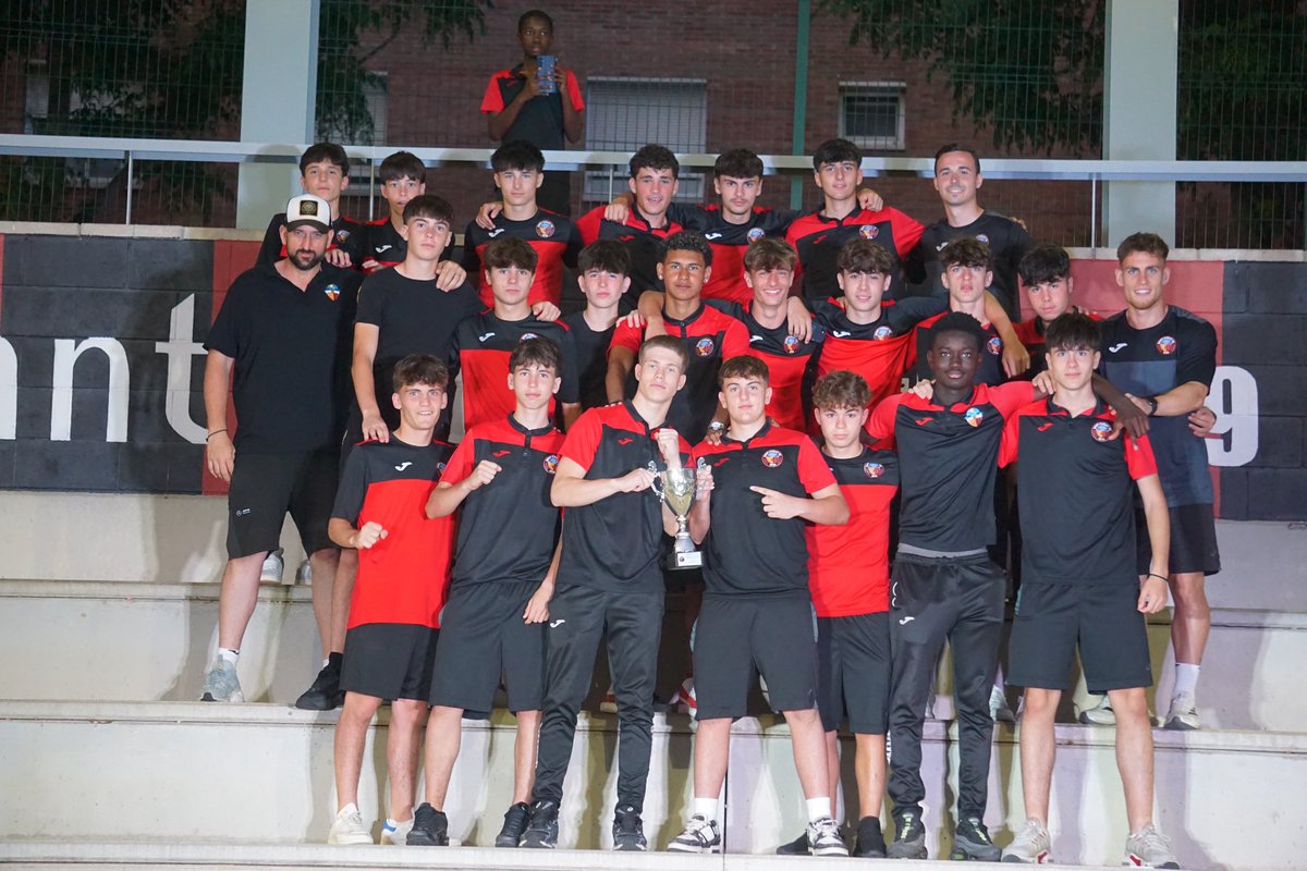 Sant Cugat FC (@santcugatfc) on Twitter photo 🏆 | Punt i final al Torneig d’Estiu Ciutat de Sant Cugat!
🥇 <a href="/ue_cornella/">UE Cornellà 💚</a>
🥈 <a href="/RCDE_La21/">RCD Espanyol Futbol Base - Dani Jarque | La21</a>
🥉 Sant Cugat FC
ENHORABONA! Gràcies pel gran nivell demostrat per tots els equips! 👏🏽🥳
#SomVermelliNegres #SomelSantCugat 🏆 | Punt i final al Torneig d’Estiu Ciutat de Sant Cugat!
🥇 <a href="/ue_cornella/">UE Cornellà 💚</a>
🥈 <a href="/RCDE_La21/">RCD Espanyol Futbol Base - Dani Jarque | La21</a>
🥉 Sant Cugat FC
ENHORABONA! Gràcies pel gran nivell demostrat per tots els equips! 👏🏽🥳
#SomVermelliNegres #SomelSantCugat
