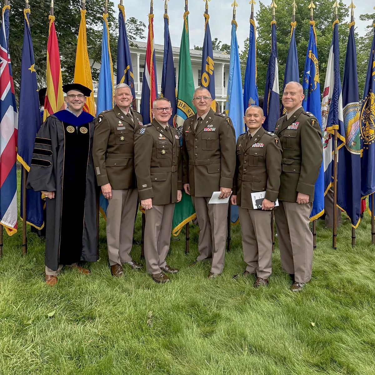 ArmyChaplains's tweet image. Congratulations to Army chaplains graduating from the U.S. Army War College on June 6.
#LiveTheCall