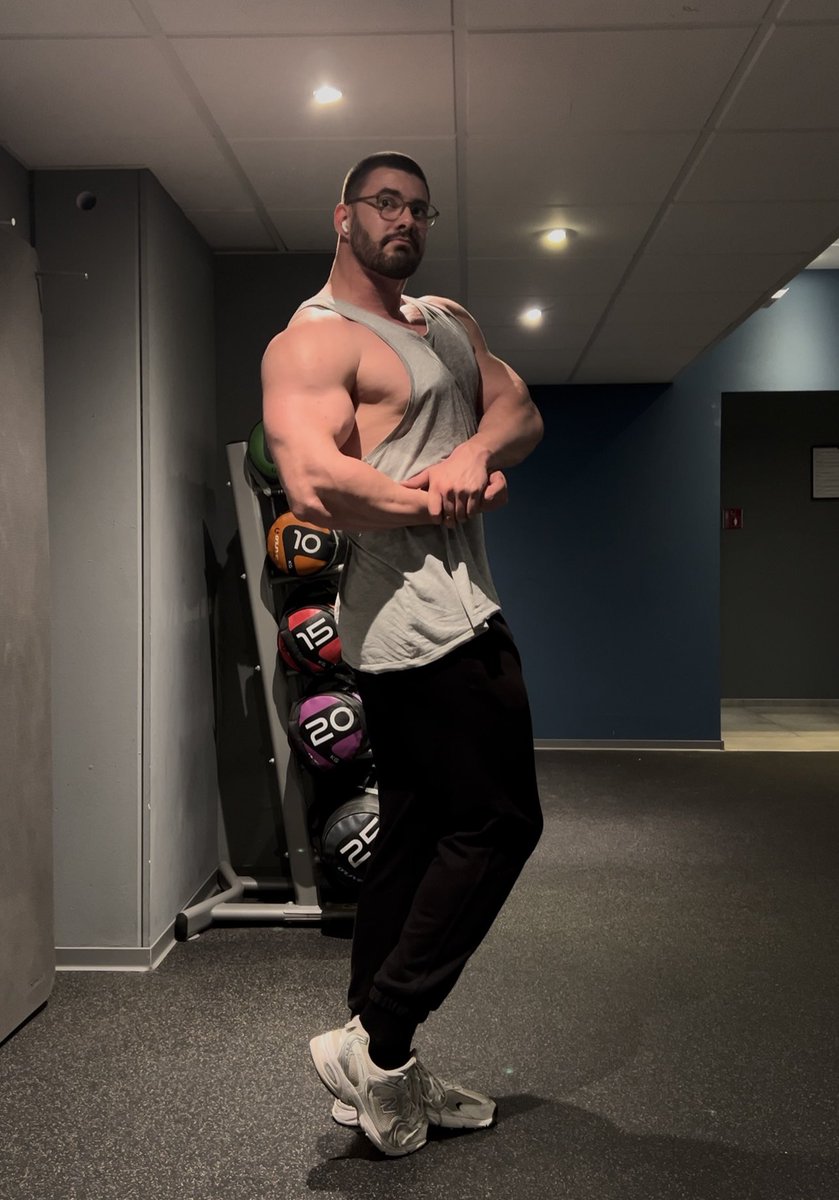 cryn_r6's tweet image. late night session, no excuses.