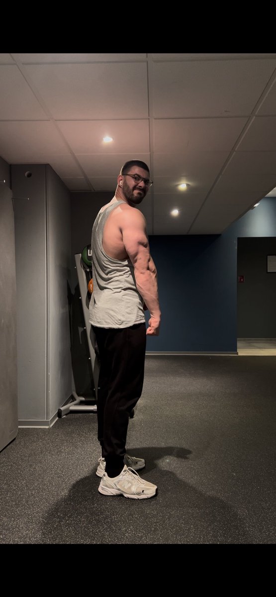 cryn_r6's tweet image. late night session, no excuses.