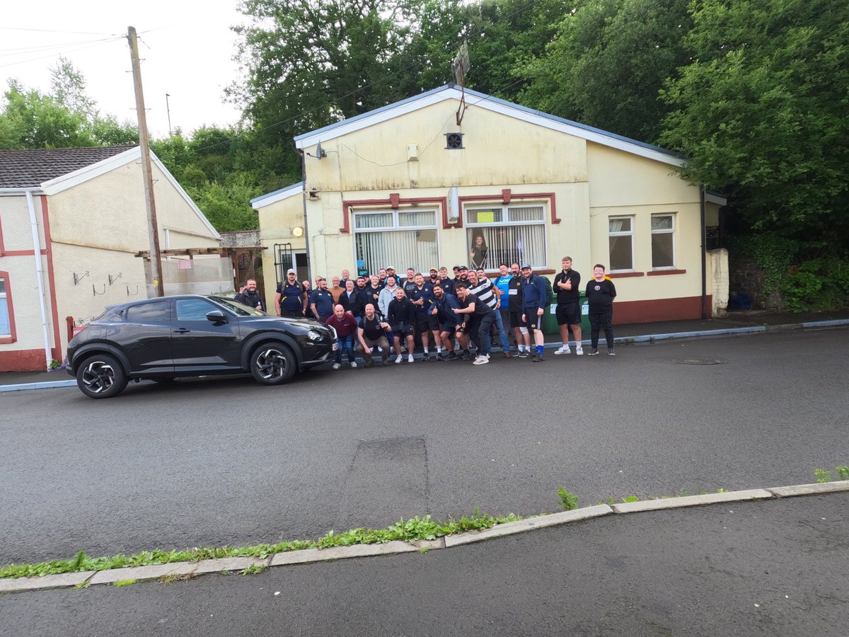 HollybushRugby's tweet photo. 6th, 7th + final stops back at home ❤️
Apologies for the delay in updates, technical difficulties (a dead battery 🤣) has hampered our progress 🙈

Thankyou to all our gracious hosts today, it’s been a fantastic day, in memory of our fantastic friend Southy 🏉🍻

#Upthebush ⚫️🔶 https://t.co/zDLf4H0L3j