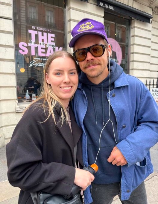 Harry avec des fans à Londres récemment.