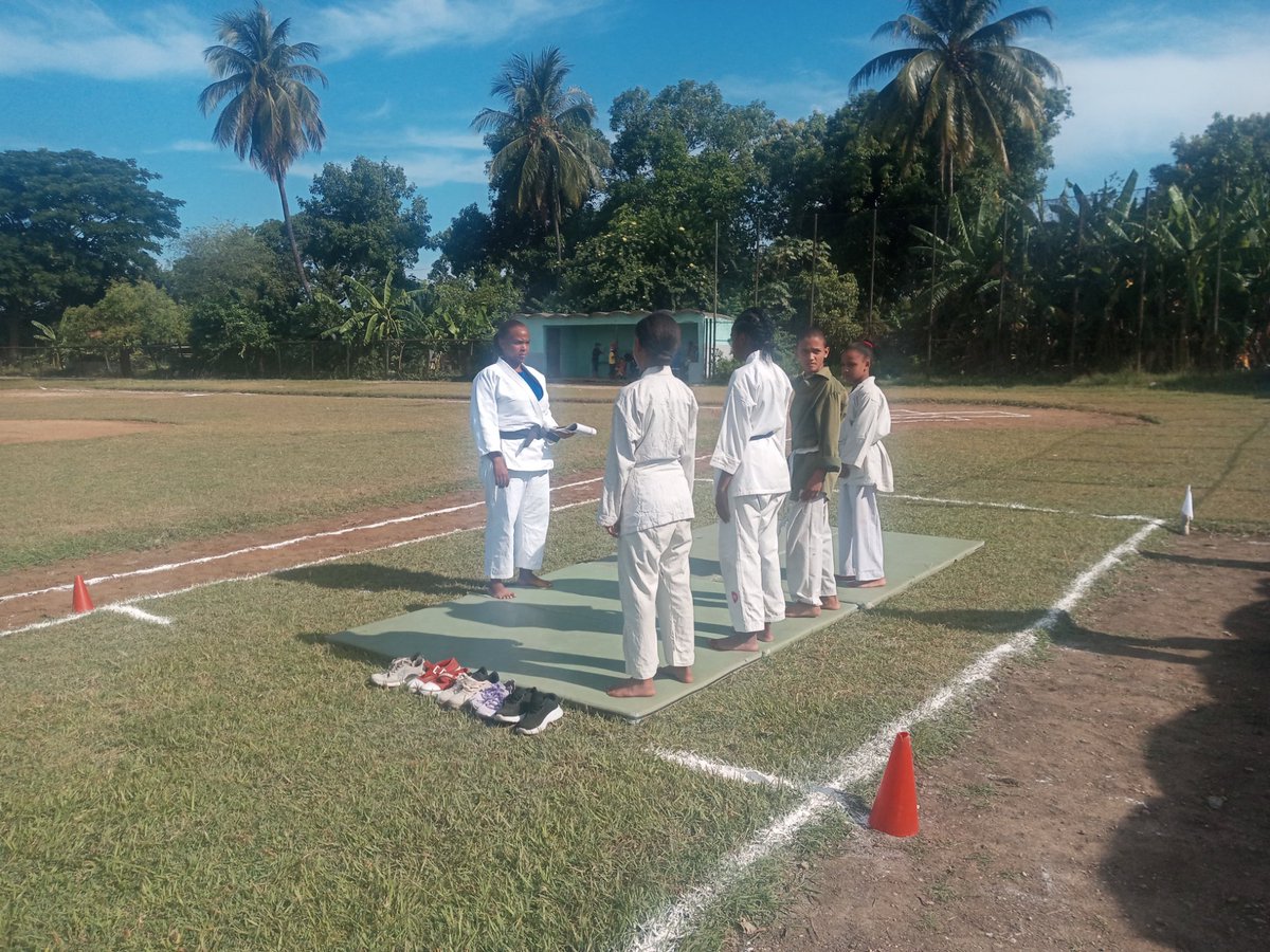 Los niños también fueron protagonistas, en los ejercicios de culminación de estudios de la carrera de Lic. en Cultura Física, que se realizaron en la comunidad de Argeo Martínez. En la <a href="/UG_Cuba/">Universidad de Guantánamo</a> #SeguimosAscendiendo. #MiMoncadaGuantanamero
