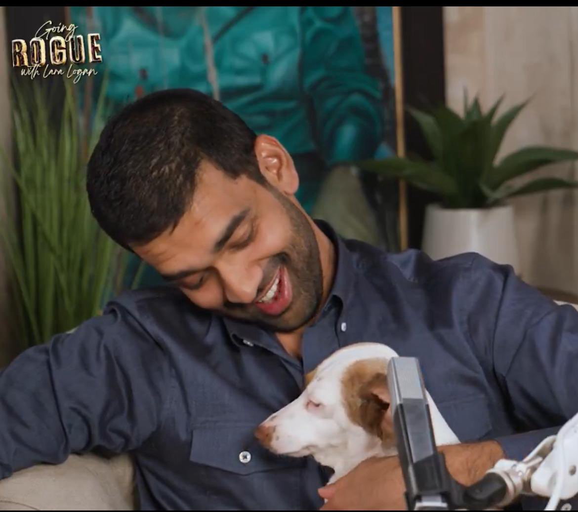 Thank you <a href="/laralogan/">Lara Logan</a> for letting me bond with studio dog Honey!