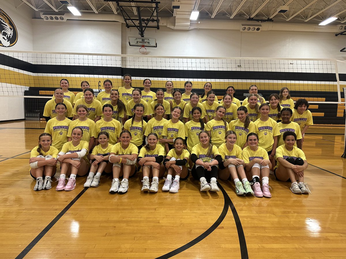 Camp week was long and fun! Our 5th-8th graders showed up ready to learn and share the game we all love!
Thank you to all the HS kids and coaches that helped out this week!