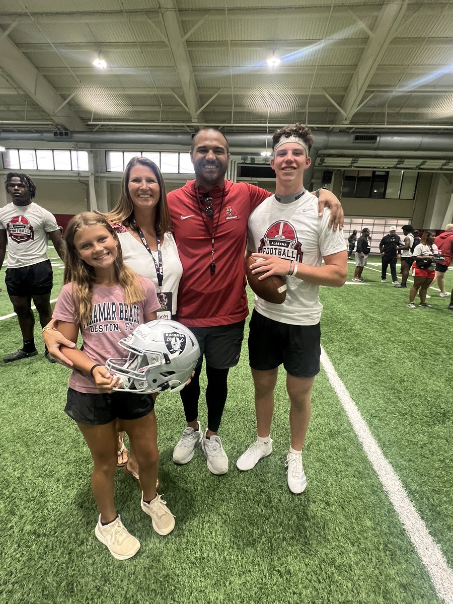 bodespence10's tweet image. Thank you @AlabamaFTBL for a great camp and hospitality! Always good to see my guy @crob45 as well! #RollTide @EPHSRecruiting @GGocella @VanSpence10 @RustyMansell_ @ChadSimmons_ @RecruitGeorgia @PrepRedzoneGA @Elite11 @Bama_247