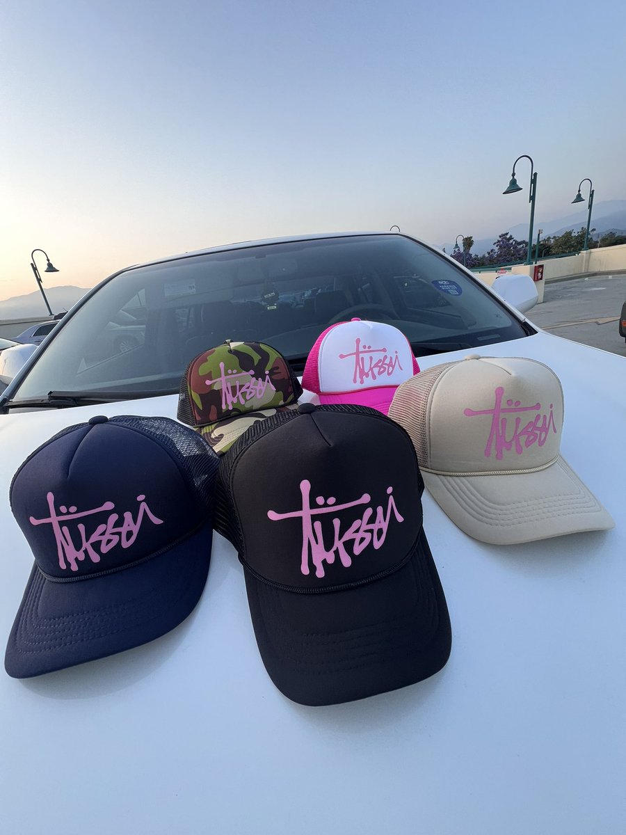 👛 Tussi trucker hats out now 👛

midnightgroovers.shop