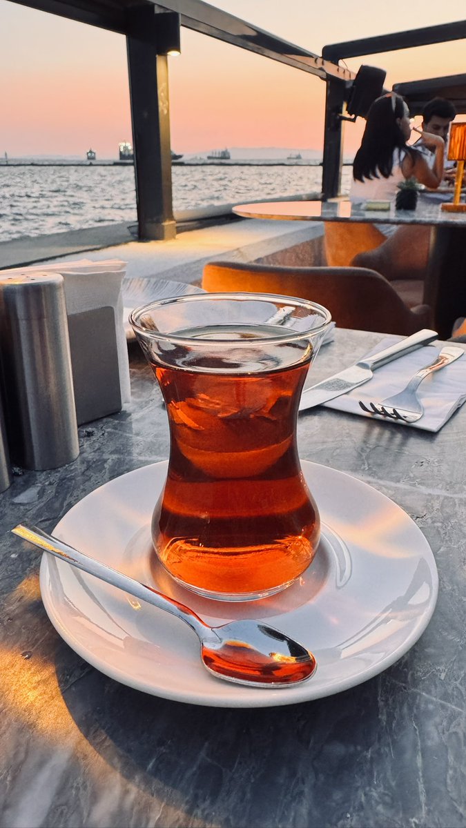 İzmir’den iyi geceler herkese