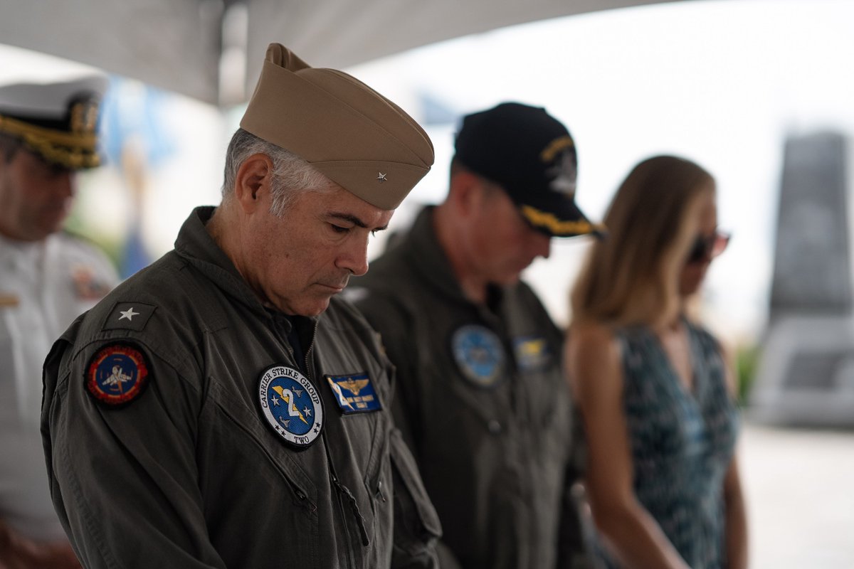 Honor and Remember 🇺🇸 ⚓️ 

Yesterday, Naval Air Force Atlantic hosted the 83rd anniversary commemoration of the Battle of Midway at Naval Aviation Monument Park in Virginia Beach.

#AmericasNavy250 #IKECarrierStrikeGroup #BattleofMidway