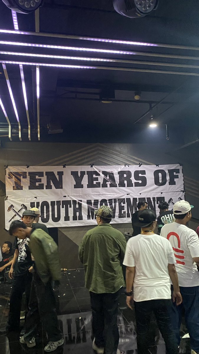 SpreadingOfSin's tweet photo. Youth Movement 
BreakDownTheWall

#malemminggu #menyenangkan https://t.co/GJwviub3L1