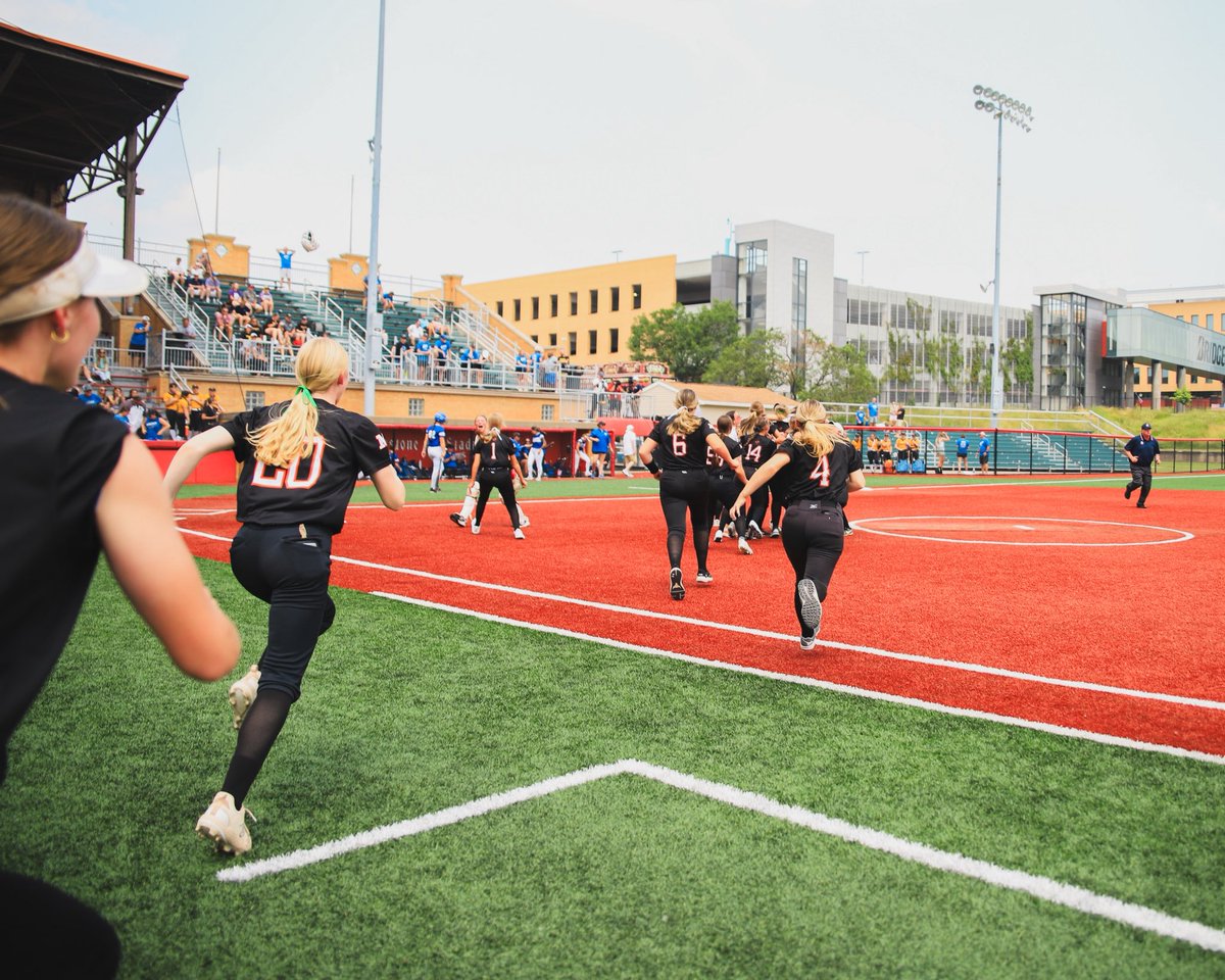 Storied Rivals® tweet media