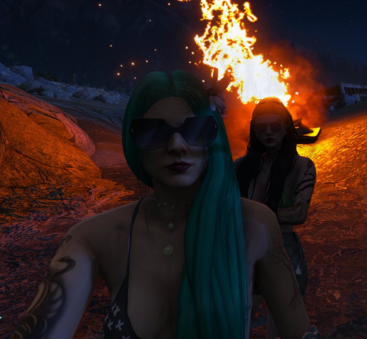 it’s pride month 
   it’s so fun 
  piper is having fun 
i’m having fun 

we have fun here 
live now

twitch.tv/beehyper_