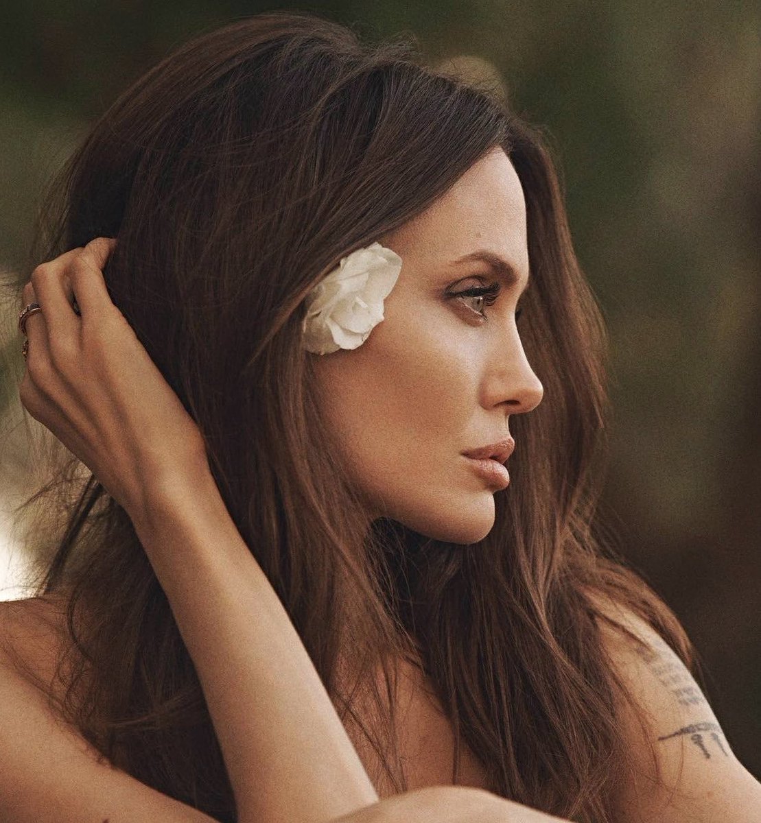 KingJasmlne's tweet photo. Happy 50th bday Angelina Jolie 🖤 https://t.co/oEzziUdZAh