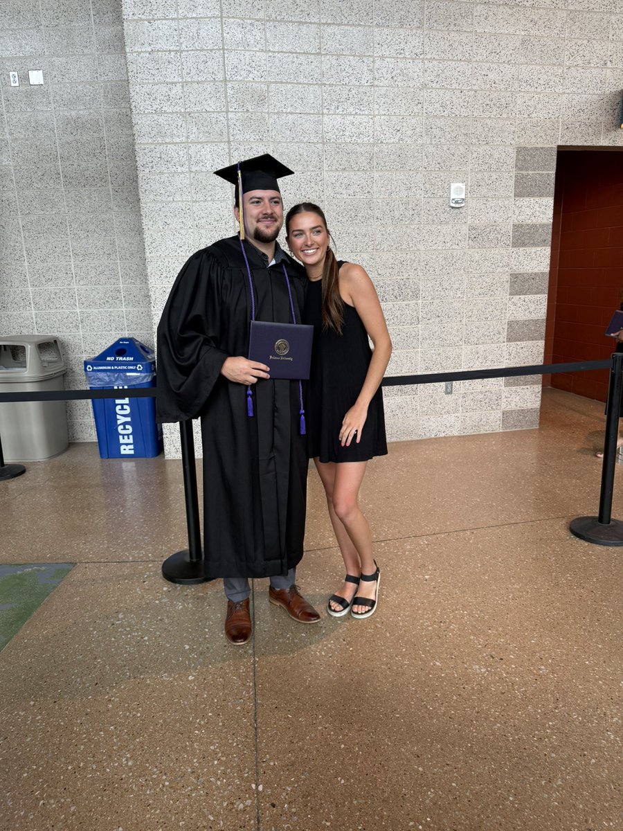 Jen Valdivia tweet media