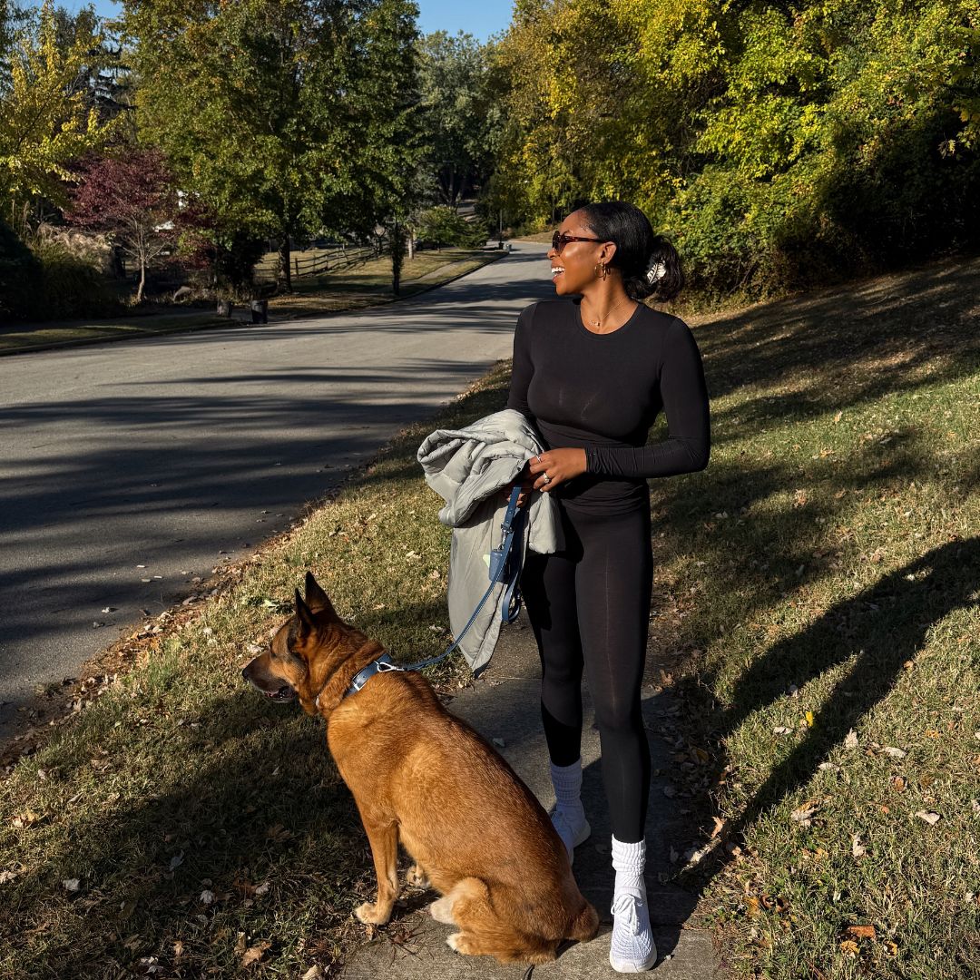 CuddlDuds's tweet image. Your daily wellness hack: a fresh-air walk and between-seasons outfit, perfected by @bykwest 🖤

Shop our wear-now (&amp;amp; later) Softwear with Stretch styles on our site  🛍

bit.ly/SoftwearStretch

#NationalTrailsDay #casualwear #LiveInLayers