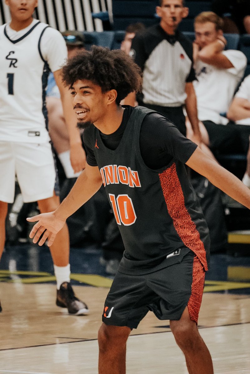 Union_Athletics's tweet image. 🚨 ALL-STAR STATUS 🚨
Recent grad Korbin Gunn is repping Union in the OBCA Class 6A-5A-4A All-Star Game! 🔥 Check out these snapshots from today’s action — keep making us proud, Korbin! #UnionHoops #AllState 

@Union_Hoops