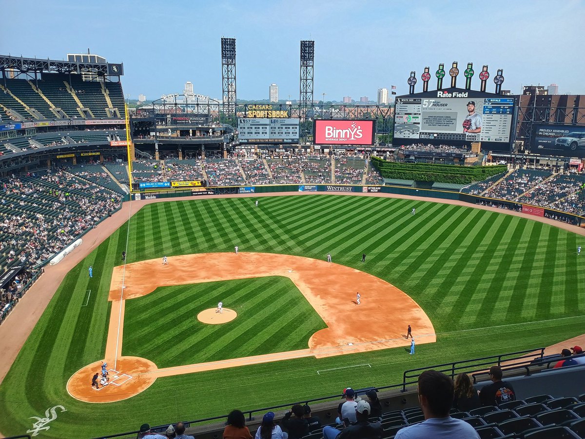 trevkeller's tweet image. Saturday afternoon baseball. Royals vs White Sox in Chicago.