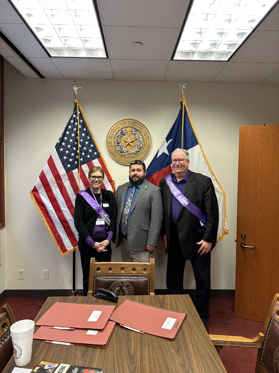A few weeks ago, as part of the Alzheimer's Association Texas State Advocacy Day, I had the privilege to meet with the staff of Texas State Representative Richard Hayes.  In our meeting in the Texas State Capitol building, we discussed multiple initiatives and pending legislation