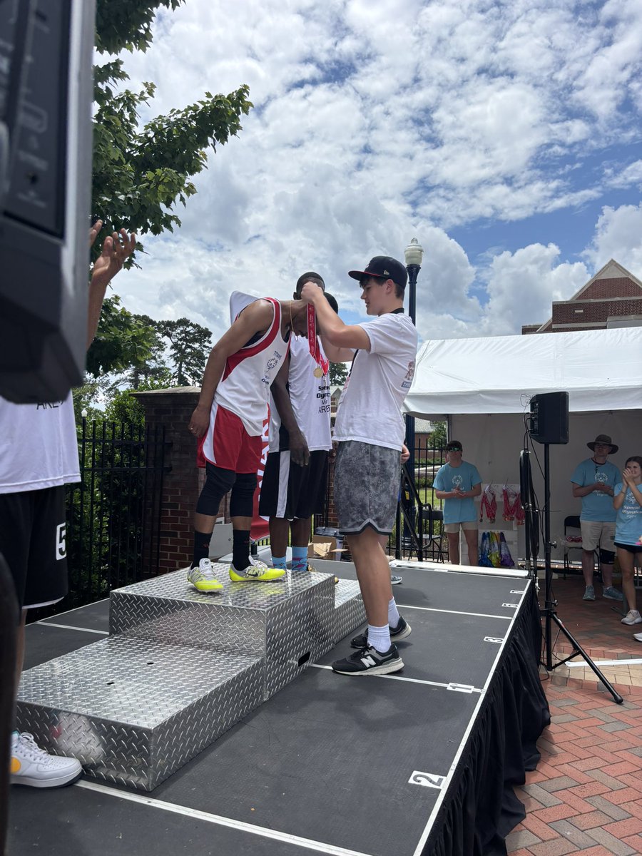 lukeshepprd's tweet photo. Thank you for having me @SOlympicsVA! Third year in a row and cannot wait for more opportunities to help out! #everybodycan https://t.co/rE8yipryL0