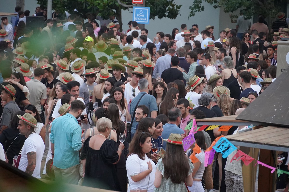 Reus Viu el Vi tweet media