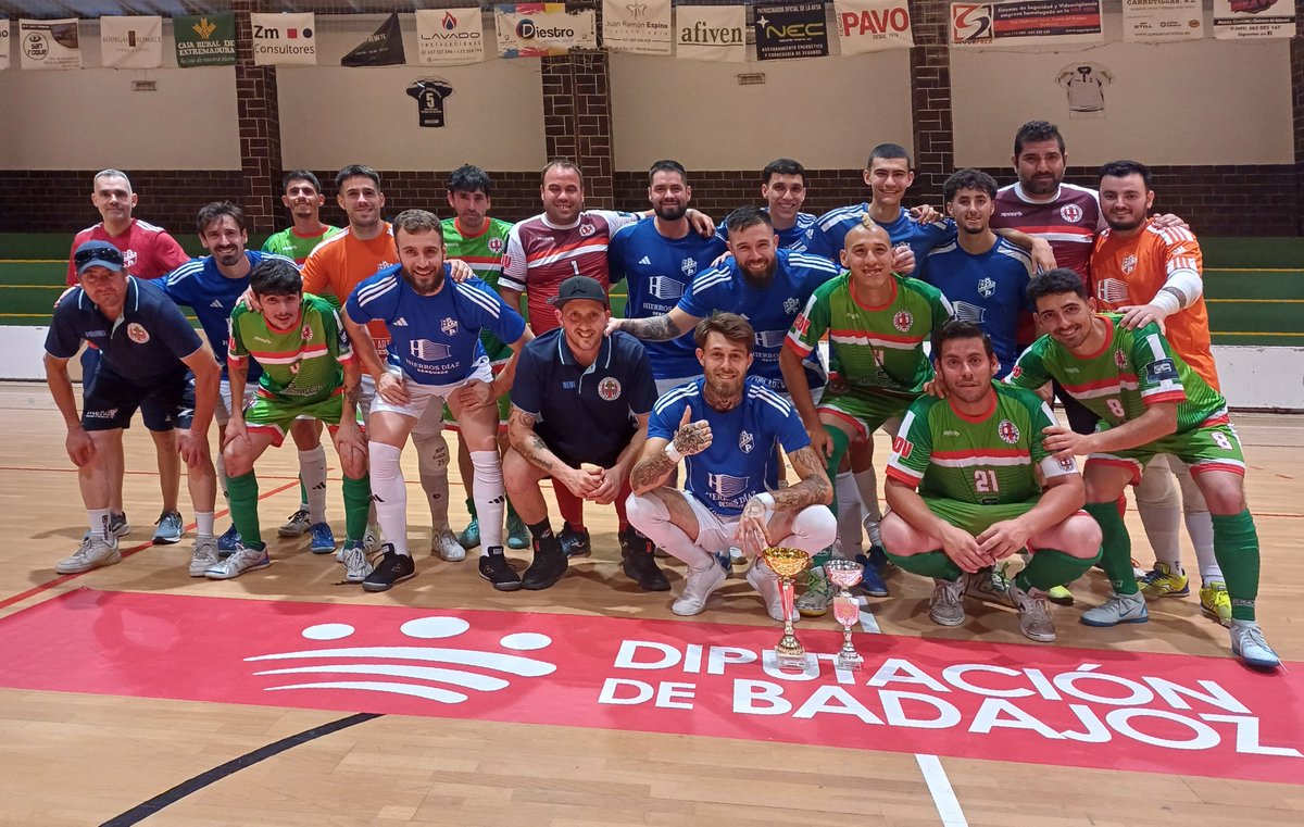 🥅 | #FútbolSala |

👏🏼👏🏼👏🏼¡Enhorabuena <a href="/Cpdonbosco/">CP Don Bosco Badajoz</a>, 🥇CAMPEONES del 🏆TROFEO <a href="/DipdeBadajoz/">Diputación de Badajoz</a> en categoría masculina al imponerse en la tanda de penaltis al #CDValdetorresAgrisemb después del empate 2-2 en la final celebrada en 📍Almendralejo!

#Extremadura💚🤍🖤
#JugamosEnEquipo