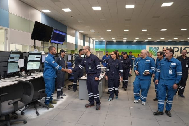 الرئيس التنفيذي لمؤسسة البترول الكويتية الشيخ نواف سعود الناصر الصباح يزور المصافي الثلاث ويهنئ العاملين بعيد الأضحى المبارك 

- شدد على أهمية التزام الجميع بمعايير الصحة والسلامة والبيئة لضمان سلامتهم

 ow.ly/hS6a30sN64A

 #كونا #الكويت