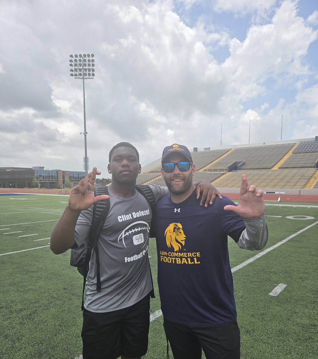 TylerHooper28's tweet photo. Learned a lot from @JackInTheBox58 at East Texas A&amp;M #Lionsonly
@CarlosLynn @CTownEaglesFB @Recruit_Crowley @CoachRJ_007 @CoachJonesJr_ @CoachDezGuy @CoachJ_O @CoachC_Osunde https://t.co/FrV4Xs0HQ0